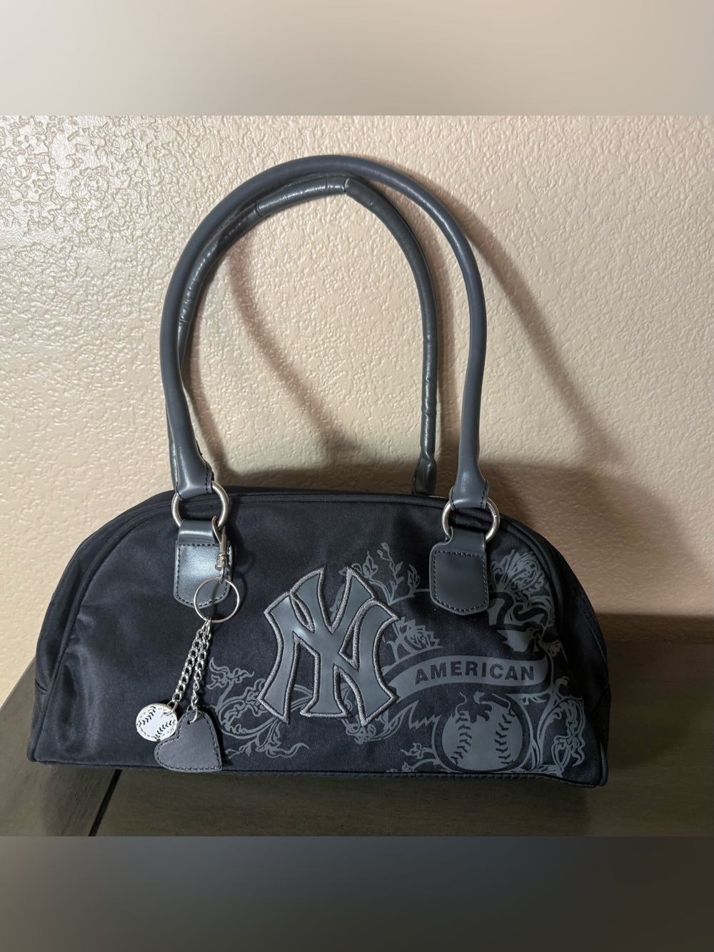 New York Yankees MLB Black Gray Handbag Purse Baseball Charm